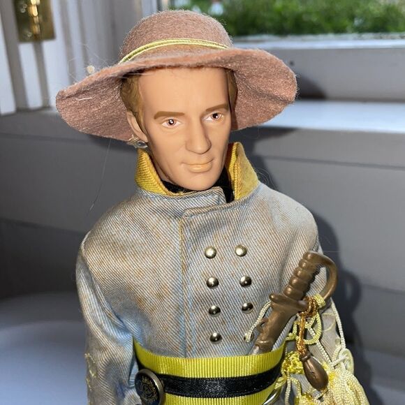 Vintage 1989 World Doll Gone With The Wind Ashley Wilkes doll on stand - Picture 2 of 8